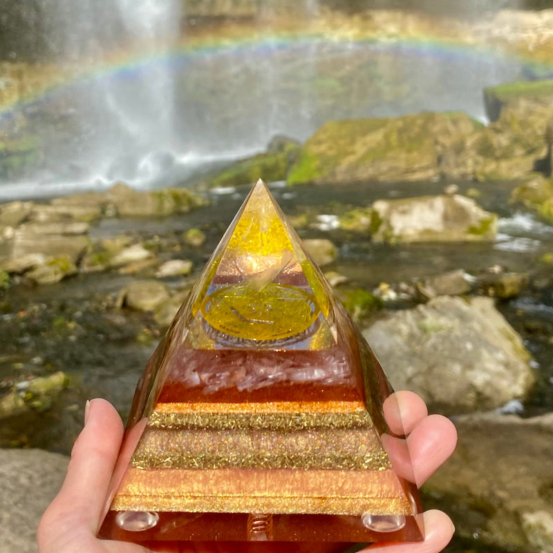 Orgonite Pyramid : Merkaba with Flower of Life