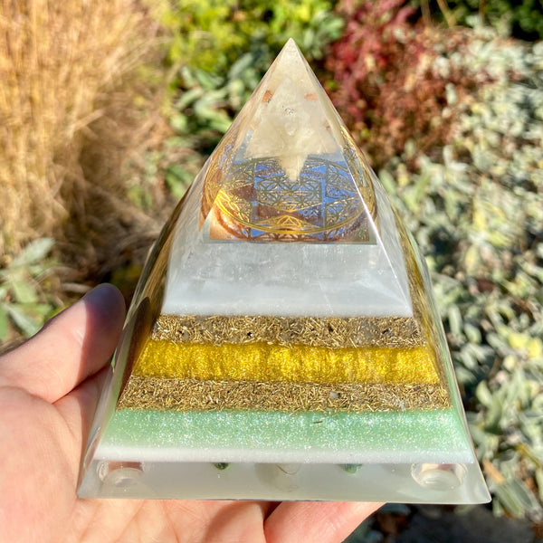 Orgonite Pyramid : Merkaba with Flower of Life