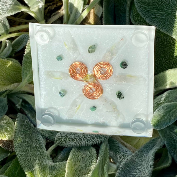 Orgonite Pyramid : Merkaba with Flower of Life