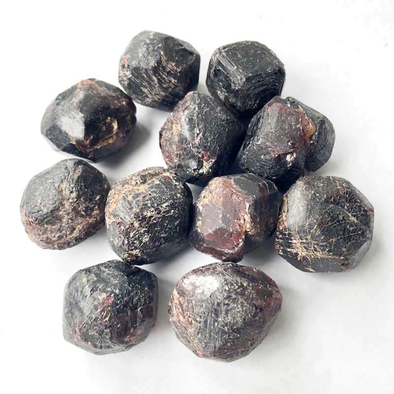 Garnet Raw Nuggets - alter8.com