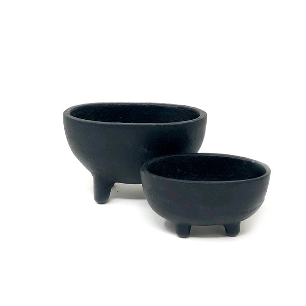 Cast Iron Cauldrons - alter8.com